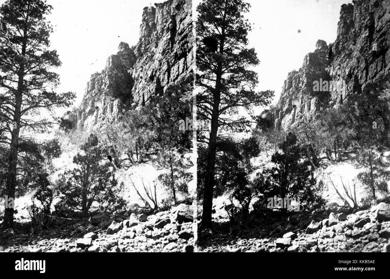 Parete rocciosa del Red Canyon, Daggett County, Utah. Immagine cortesia USGS. 1871. Foto Stock
