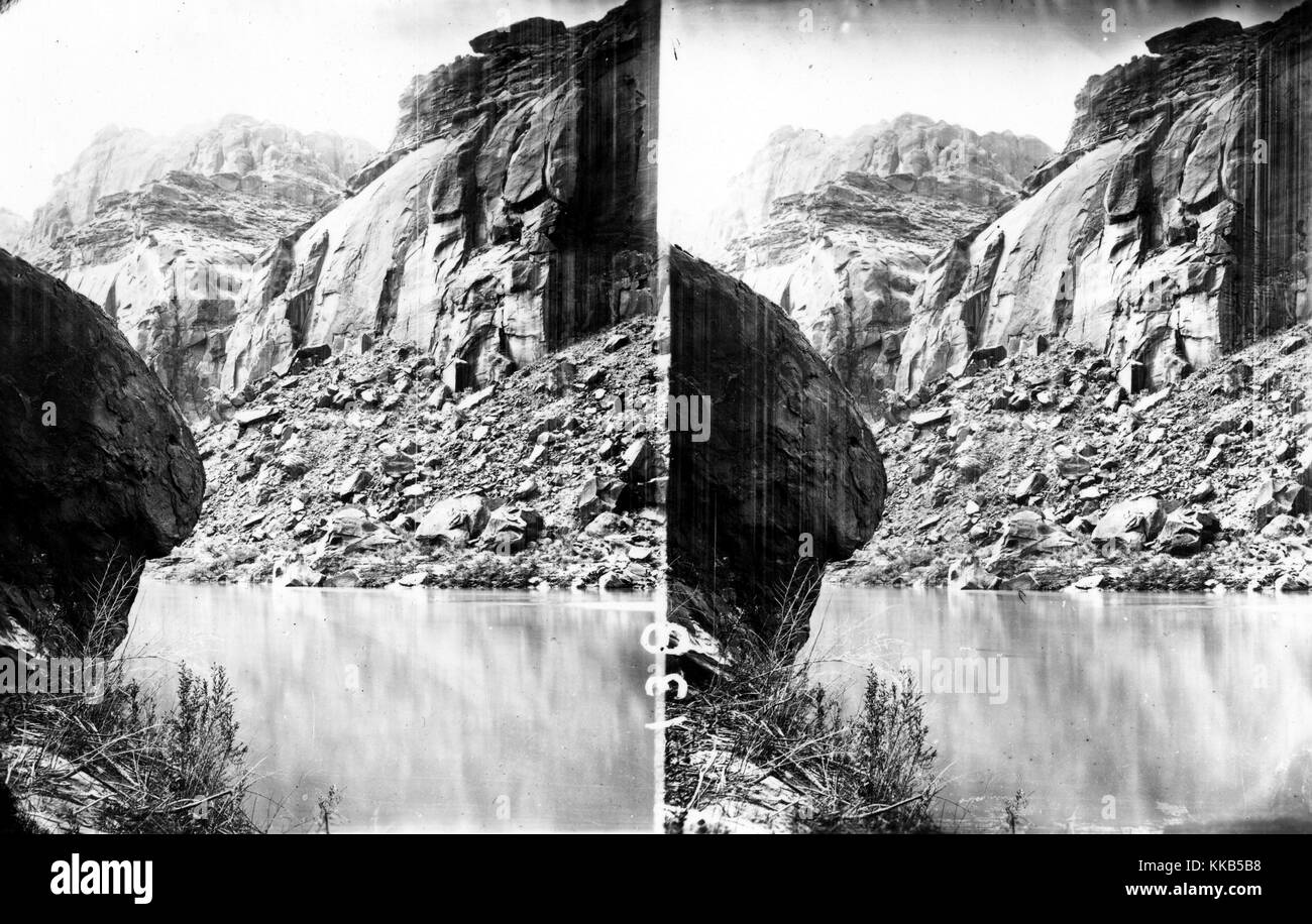 Stereografia del fiume Verde che scorre attraverso Stillwater Canyon dello Utah. Immagine cortesia USGS. 1875. Foto Stock