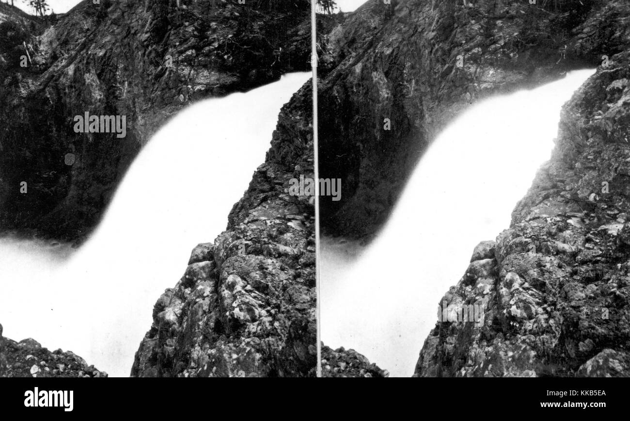 Upper Falls del Yellowstone River, il Parco Nazionale di Yellowstone, Wyoming. Immagine cortesia USGS. 1871. Foto Stock