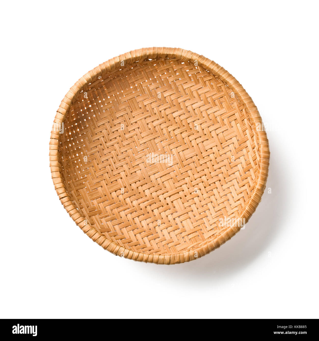 Piatto di paglia isolati su sfondo bianco Foto Stock