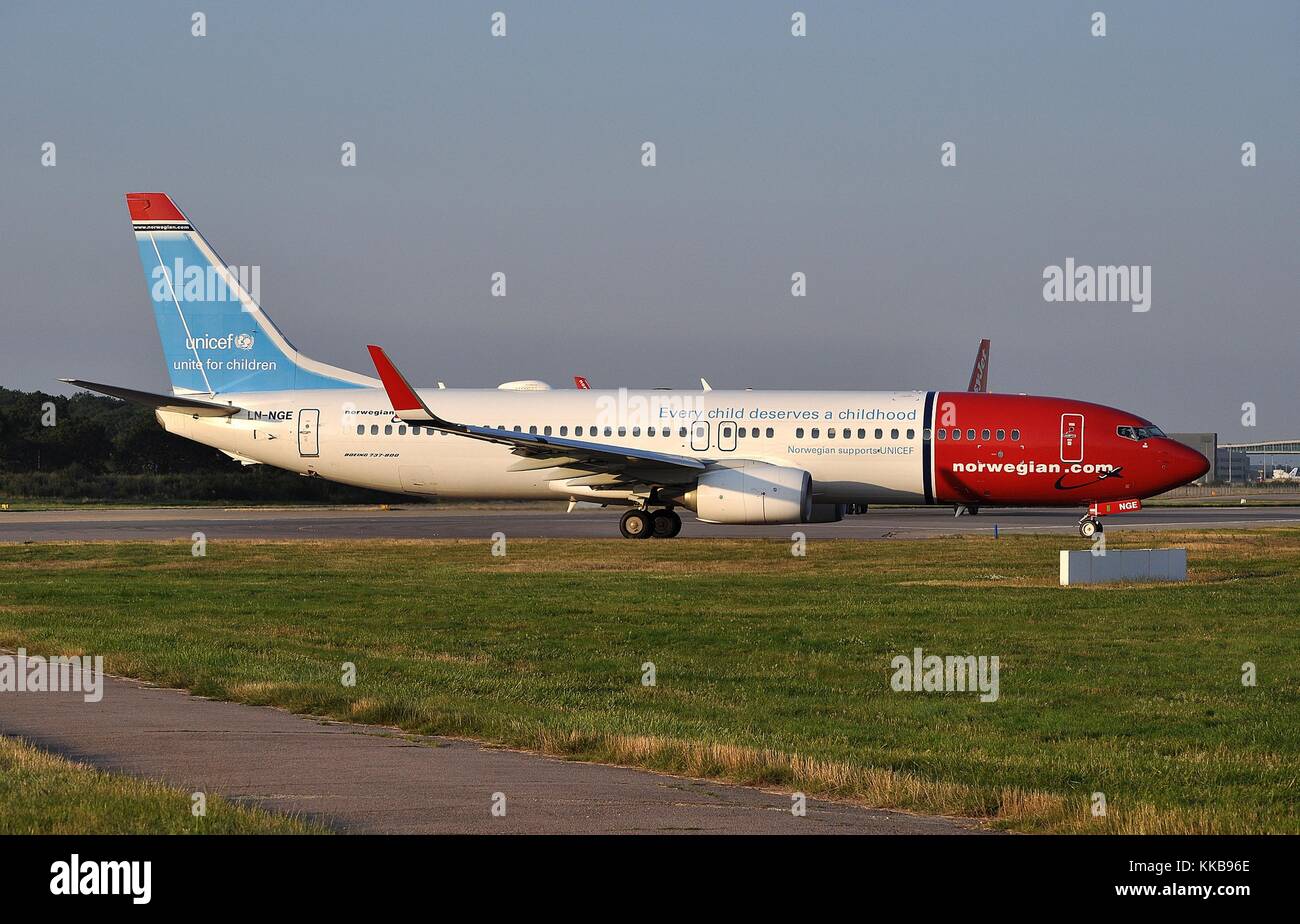 Norwegian Air Shuttle B737-800:(w) ln-ESN 'l'Unicef per i bambini" Foto Stock