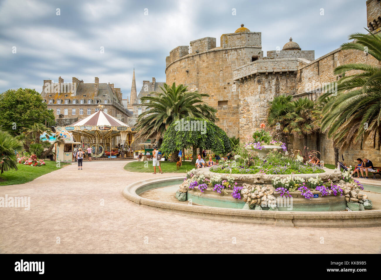Alle mura cittadine di Saint-Malo, Bretagna, Francia, Europa. Foto Stock