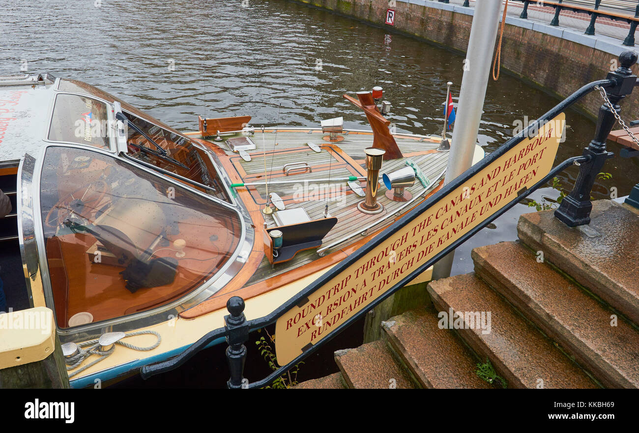 Canal Cruise tour in barca, Amsterdam, Olanda. Foto Stock