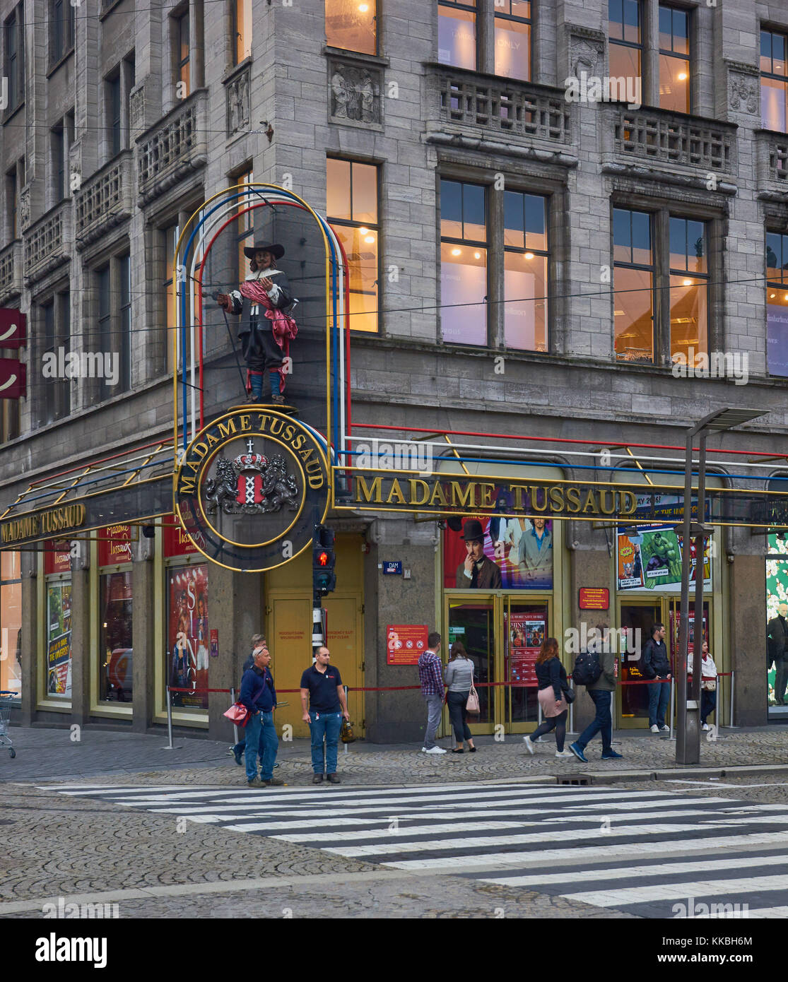 Il Madame Tussauds di Amsterdam e Piazza Dam, Amsterdam, Olanda. Foto Stock