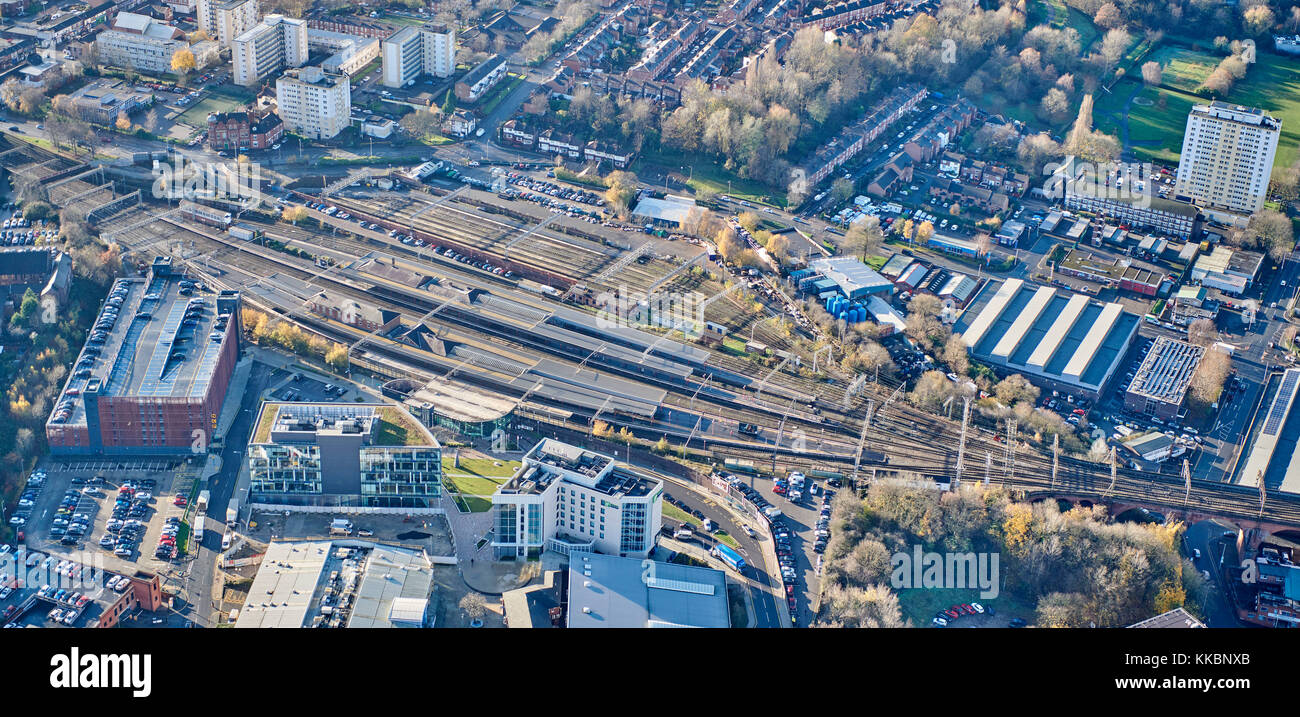 Una vista aerea della Stazione ferroviaria di Stockport, Inghilterra Nord Ovest, Regno Unito Foto Stock