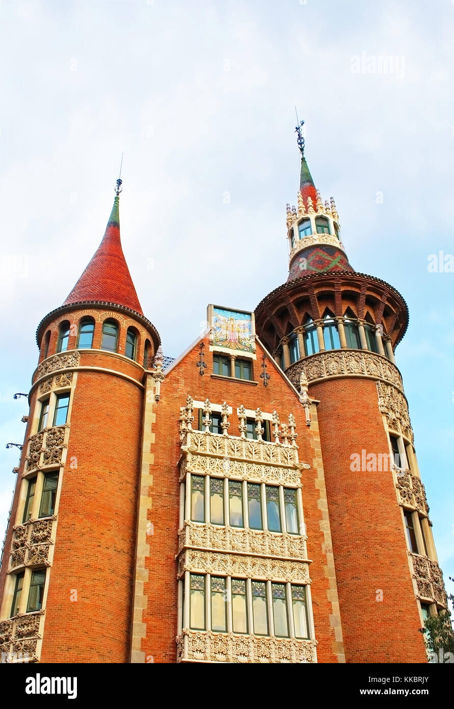 Barcellona, Spagna - OTTOBRE 08: la Casa de les Punxes su ottobre 08,2013 a Barcellona. Lo storico edificio in stile modernista fu costruito 1902 - 1905 Foto Stock