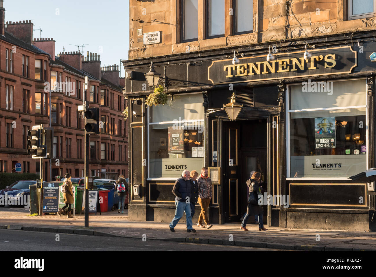 Tennent's Bar Pub, Byres Road, Glasgow, Scotland, Regno Unito Foto Stock