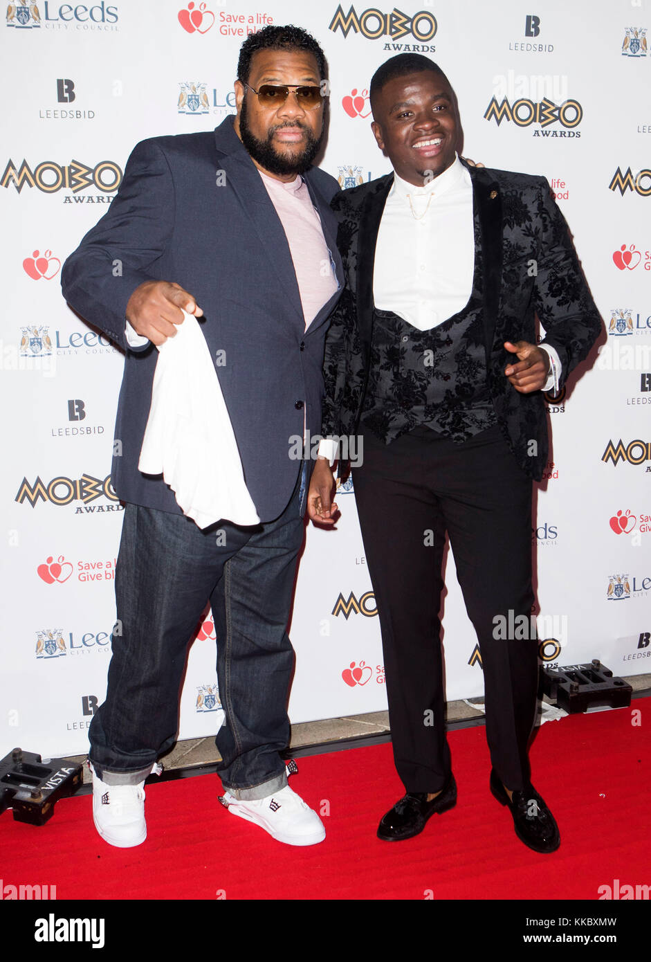 Fatman Scoop (sinistra) e Michael Dapaah frequentando il ventiduesimo Mobo Awards tenutosi a Leeds prima diretta Arena, argilla Pit Lane, Leeds. Foto Stock