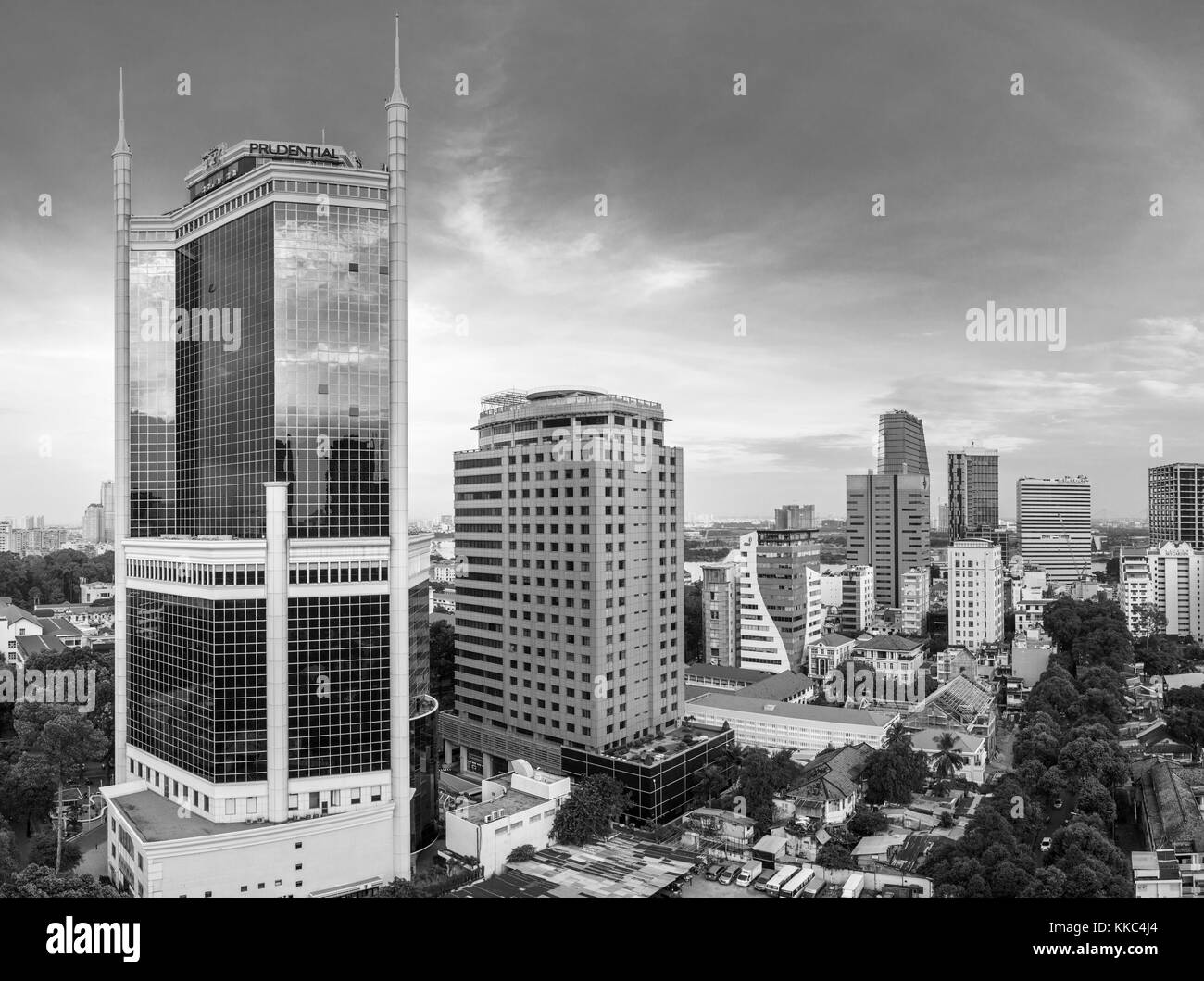 Saigon Trade Center, Prudential Tower, centro di centro di Saigon, Ton Duc Thang e Nguyen Du strade, città di Ho Chi Minh, Vietnam del sud Foto Stock