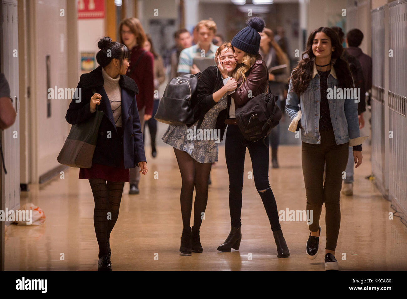 DATA di uscita: 3 marzo 2017 TITOLO: Prima Della Caduta CASA DI PRODUZIONE: Universal Pictures DIRECTOR: Ry Russo-Young TRAMA: 12 febbraio è solo un altro giorno nella vita incantata di Sam, fino a quando non risulta essere la sua ultima. Incastrato nell'ultimo giorno, Sam sfida il mistero intorno alla sua morte e scopre tutto ciò che sta perdendo. Starring: Zoey DEUTCH come Samantha Kingston. (Immagine Di Credito: © Universal Pictures/Entertainment Pictures) Foto Stock