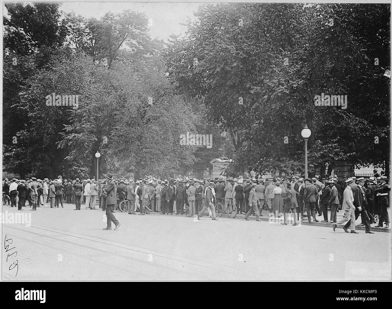 I suffragisti picket la Casa Bianca. Immagine gentilmente concessa dagli Archivi nazionali. 1917. Foto Stock