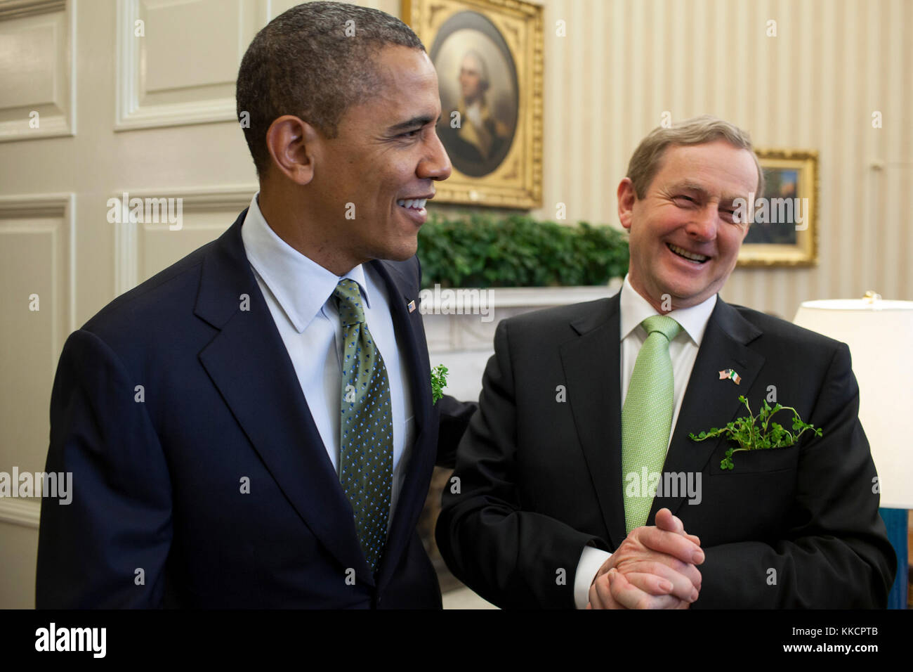 Il presidente Barack Obama incontra con il Taoiseach Enda Kenny dell'Irlanda nell'ufficio ovale, Marzo 20, 2012. Foto Stock