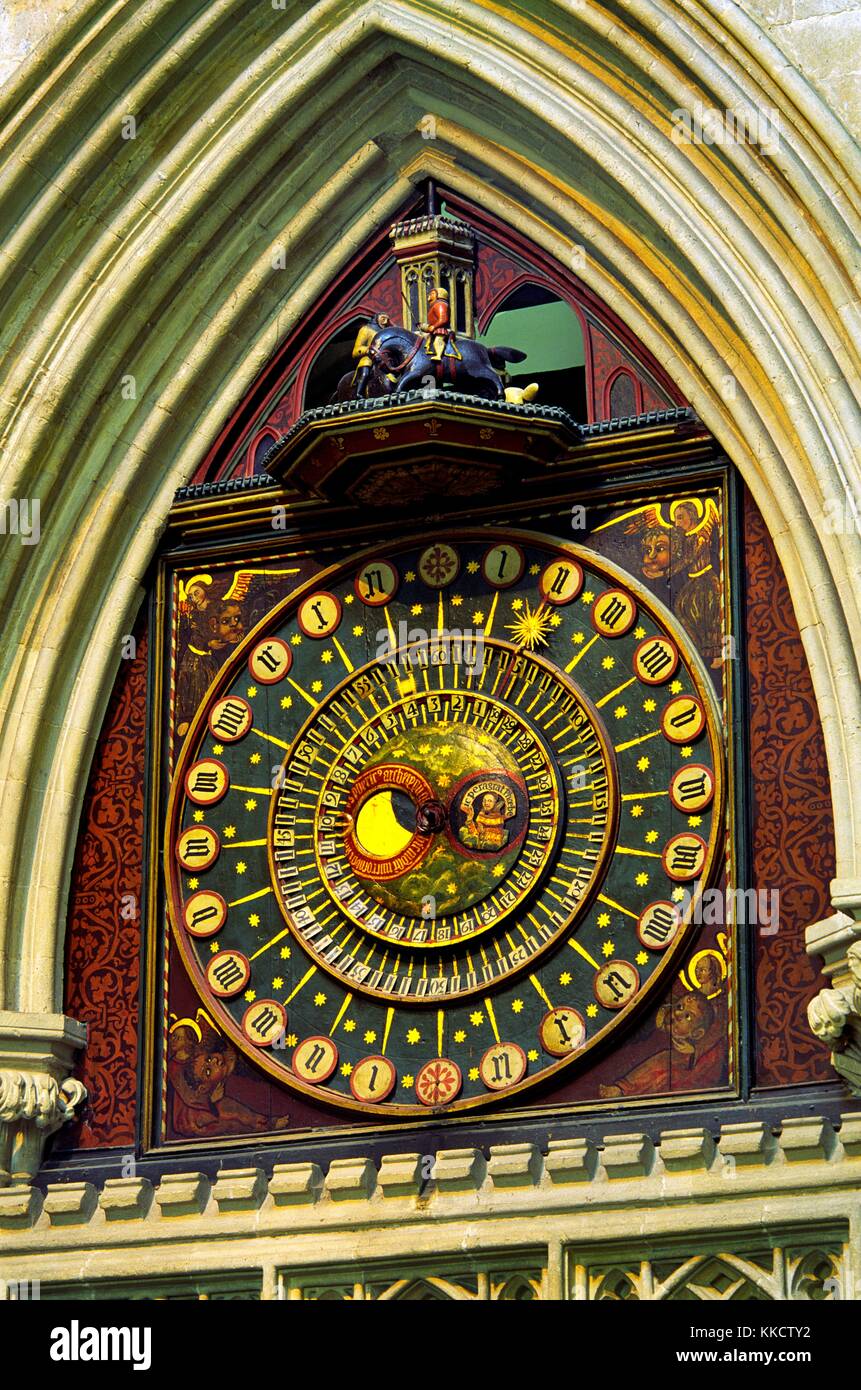 L'orologio medievale all'interno della Cattedrale di Wells, Somerset, Inghilterra. più antica d'Europa. Foto Stock