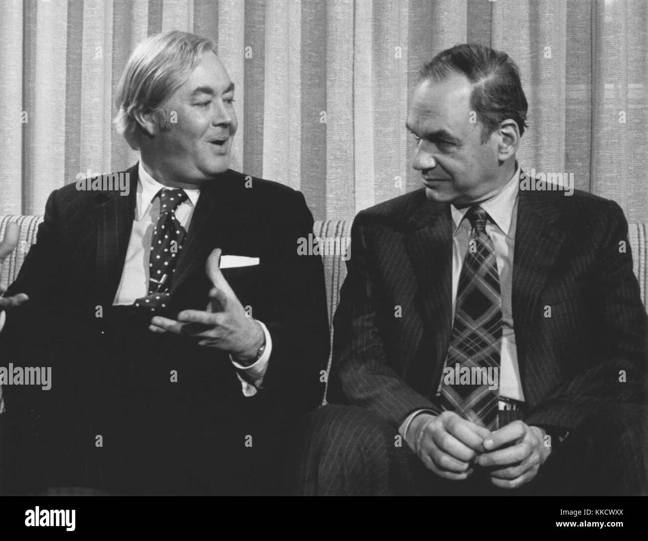 In questa intervista, Edwin Newman parla con l'ambasciatore Daniel Patrick Moynihan, discutendo delle relazioni internazionali, della diplomazia e delle questioni politiche globali durante il mandato di Moynihan. Foto Stock