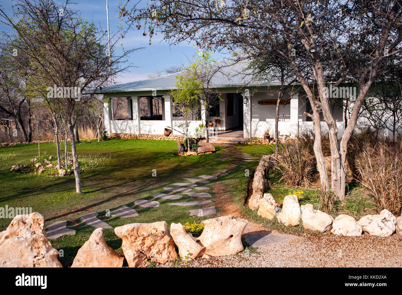 Area di ricevimento a tamboti campeggio di lusso, onguma Game Reserve, Namibia, Africa Foto Stock