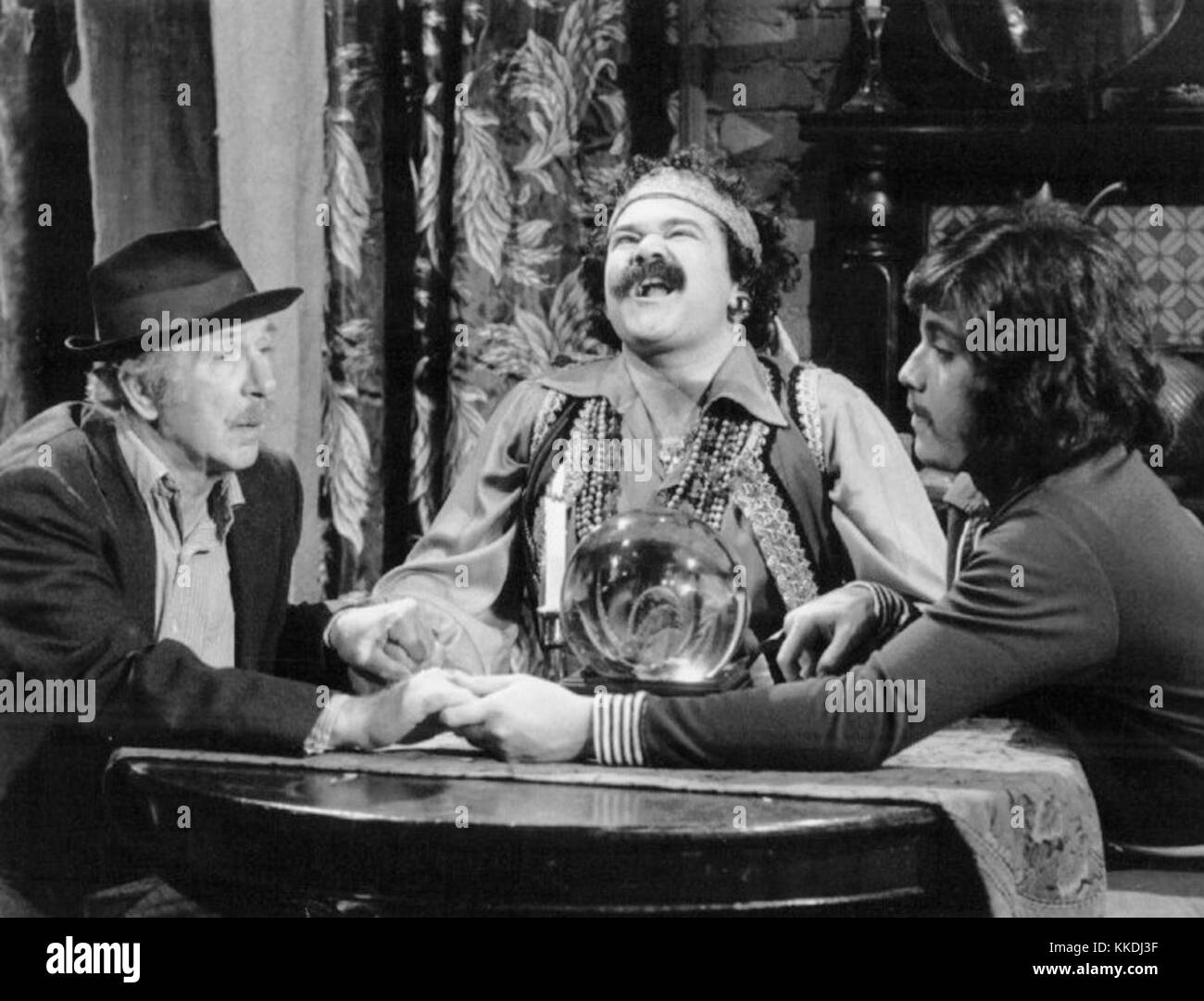 Jack Albertson Freddie Prinze Avery Schreiber Chico e Uomo 1975 Foto Stock