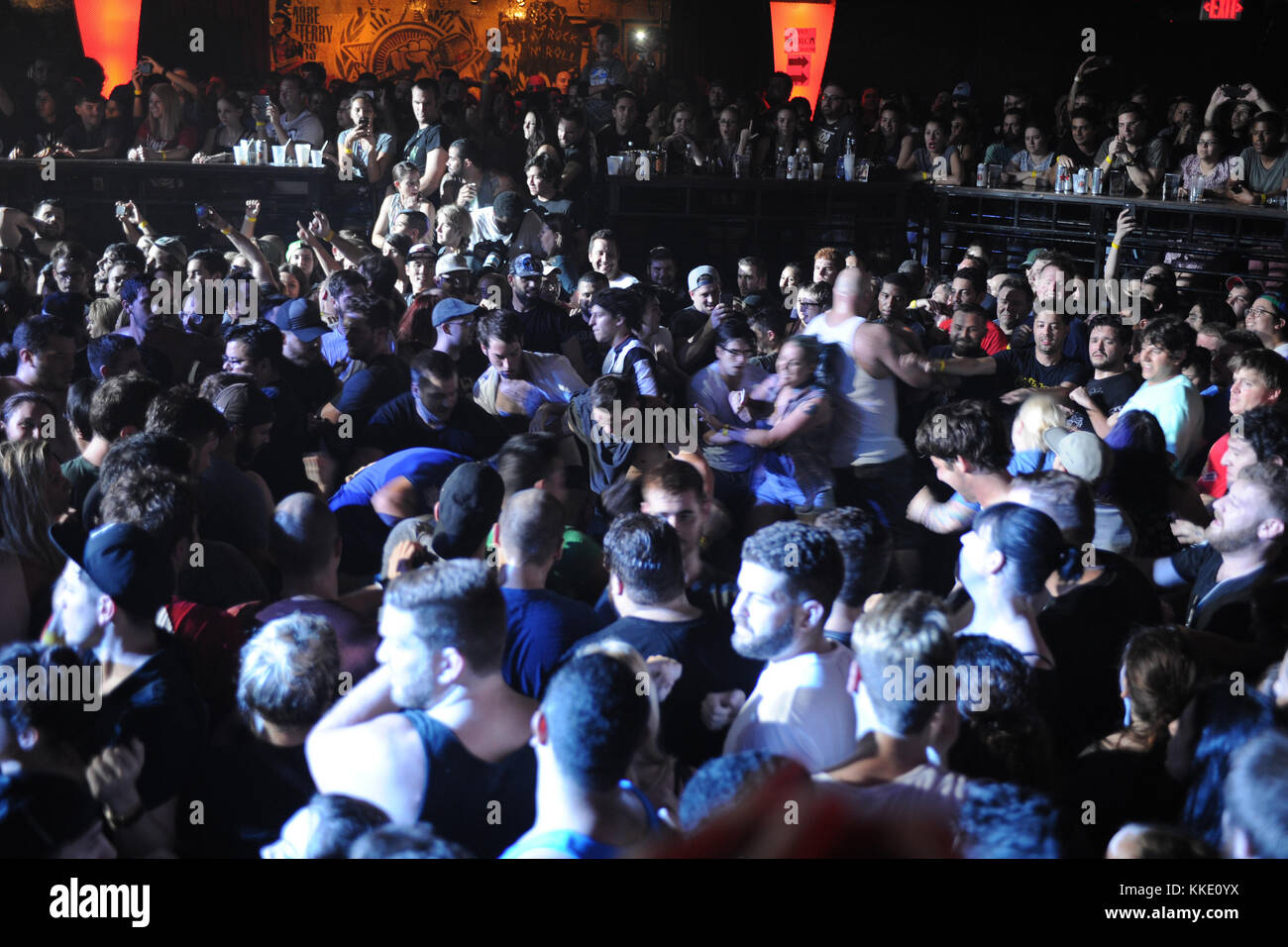 FORT LAUDERDALE FL - 14 OTTOBRE: Atmosphere of New Found Glory si esibisce al Revolution il 14 ottobre 2015 a Fort Lauderdale, Florida People: Atmosphere Foto Stock