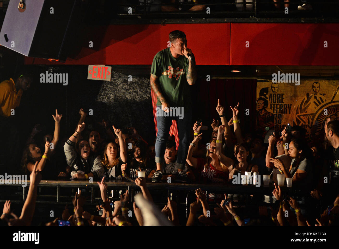 FORT LAUDERDALE FL - 14 OTTOBRE: Jordan Pundik of New Found Glory si esibisce al Revolution il 14 ottobre 2015 a Fort Lauderdale, Florida People: Jordan Pundik Foto Stock
