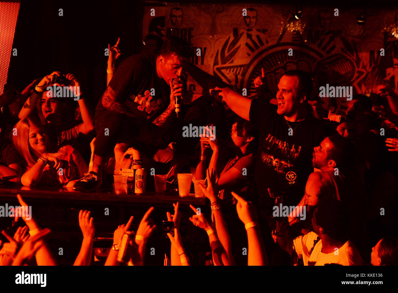 FORT LAUDERDALE FL - 14 OTTOBRE: Jordan Pundik of New Found Glory si esibisce al Revolution il 14 ottobre 2015 a Fort Lauderdale, Florida People: Jordan Pundik Foto Stock