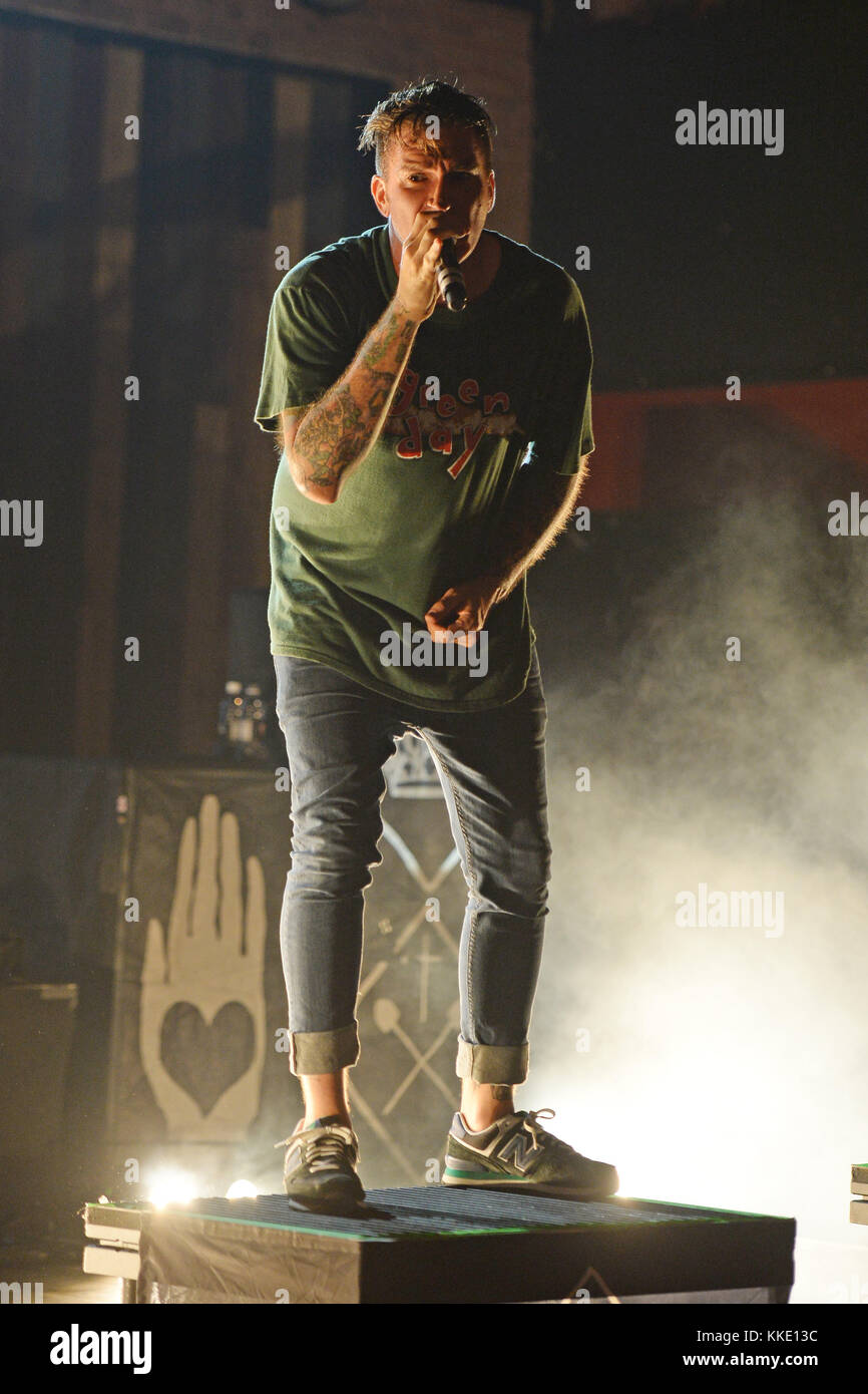 FORT LAUDERDALE FL - 14 OTTOBRE: Jordan Pundik of New Found Glory si esibisce al Revolution il 14 ottobre 2015 a Fort Lauderdale, Florida People: Jordan Pundik Foto Stock