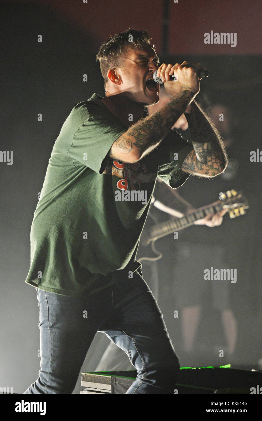 FORT LAUDERDALE FL - 14 OTTOBRE: Jordan Pundik of New Found Glory si esibisce al Revolution il 14 ottobre 2015 a Fort Lauderdale, Florida People: Jordan Pundik Foto Stock