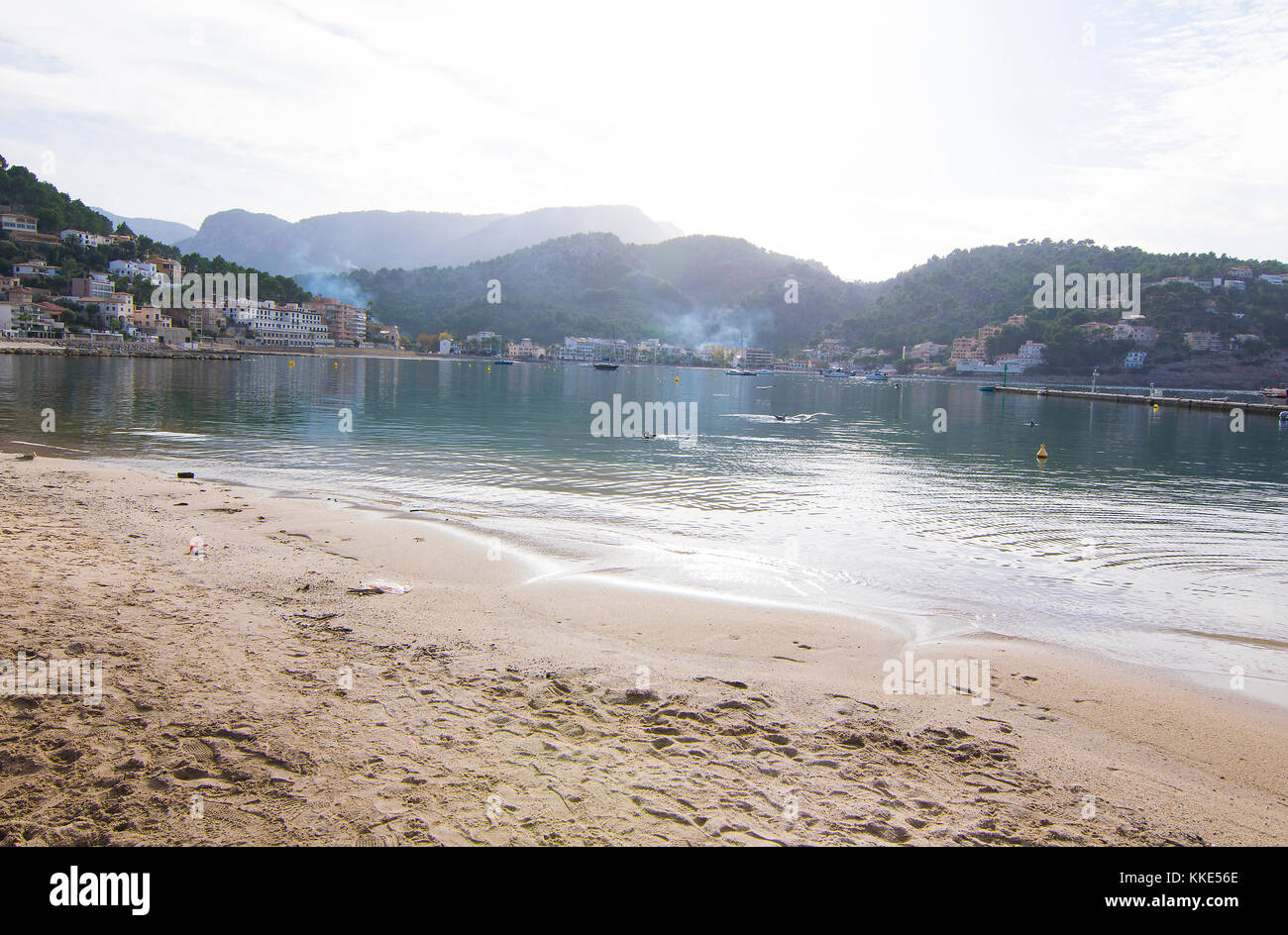 Spiaggia tranquilla scena, Porto di Soller, Mallorca, Spagna Foto Stock