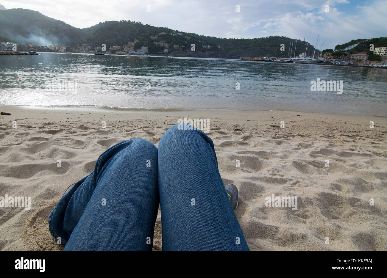 Spiaggia tranquilla scena, Porto di Soller, Mallorca, Spagna Foto Stock
