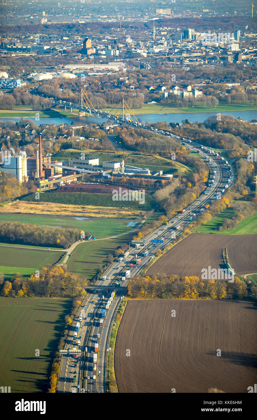 A40 Ponte sul Reno Neuenkamp vicino a Duisburg, autostrada A40, Ruhrschnellweg, Duisburg, Ruhr, Renania Settentrionale-Vestfalia, Germania, Duisburg, Ruhr, NOR Foto Stock