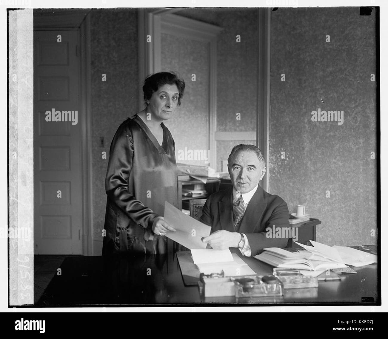 Questa immagine raffigura la legazione irlandese, che era la missione diplomatica che rappresentava l'Irlanda all'estero. La legazione ha svolto un ruolo importante nelle relazioni estere dell'Irlanda durante un periodo significativo della sua storia. Foto Stock