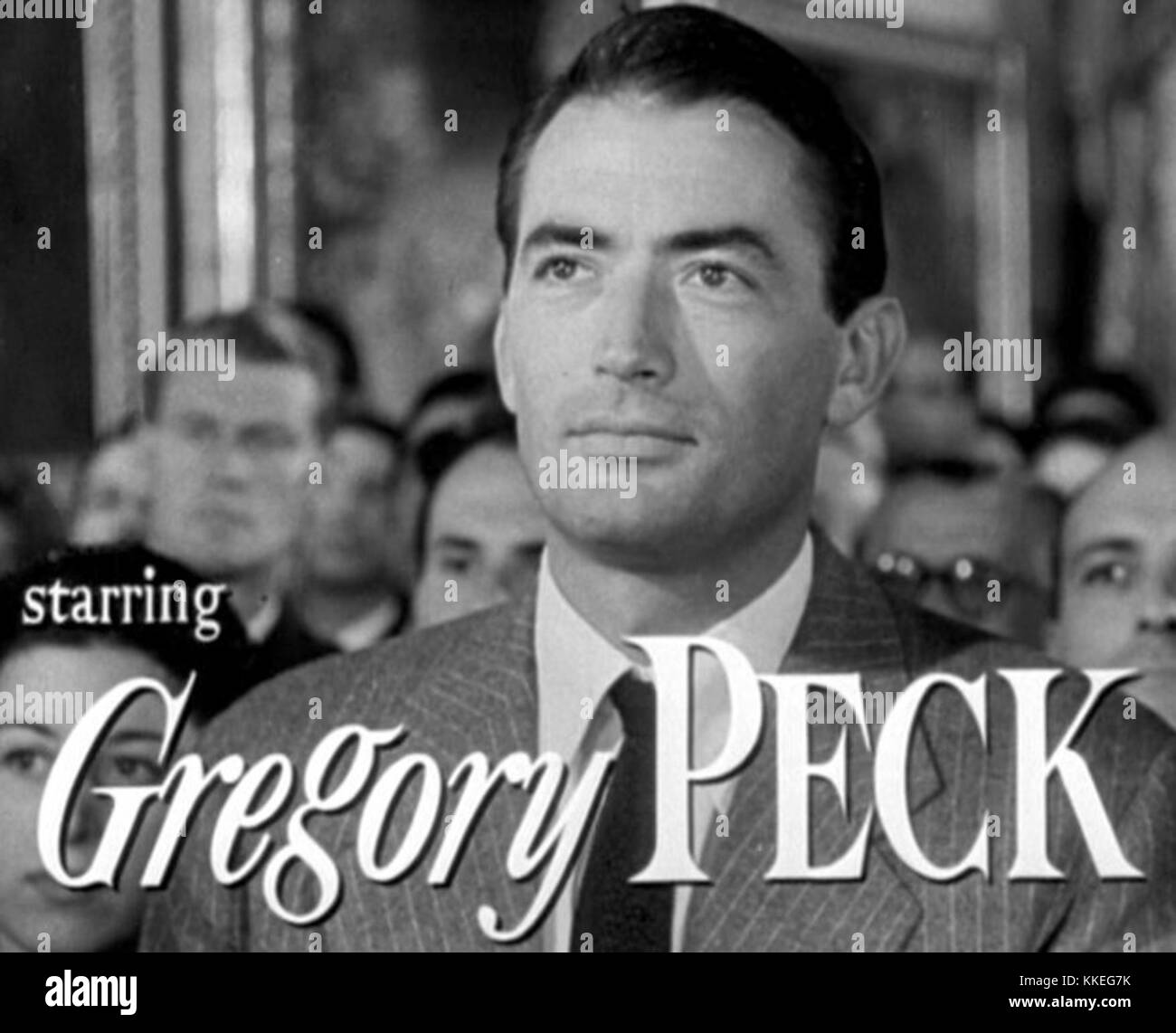 Questo trailer del film *Roman Holiday* (1953) mostra Gregory Peck, un attore americano iconico, nel suo ruolo di giornalista che accompagna una principessa, interpretata da Audrey Hepburn, attraverso Roma. Foto Stock