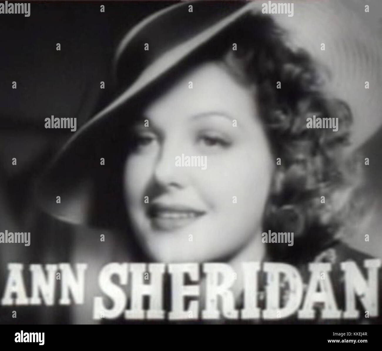 Il trailer di "Cowboy from Brooklyn", con Ann Sheridan, promuove il film del 1938. Questo film fonde commedia e dramma, mostrando il talento di Sheridan e aggiungendosi alla sua carriera all'inizio di Hollywood. Foto Stock