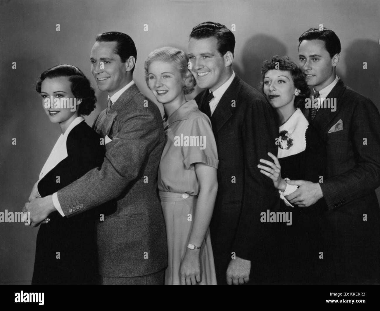 Un'immagine del film del 1934 *Gentlemen are Born*, che mostra una scena del classico film comico-drammatico che esplora temi di classe, privilegio e aspettative sociali nell'America dei primi anni del XX secolo. Foto Stock