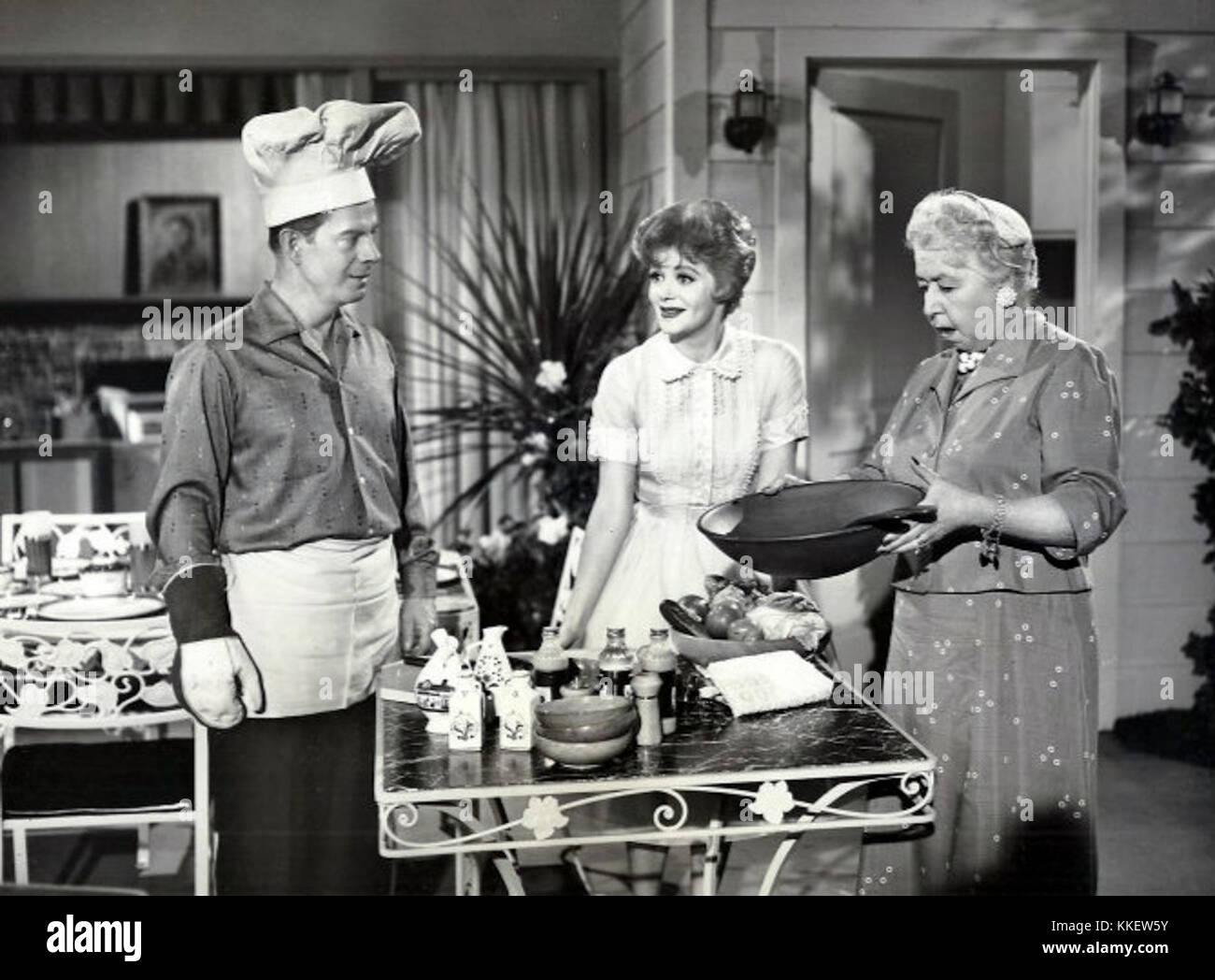 Lo show televisivo del 1960 "Pete and Gladys" comprendeva gli attori Harry Morgan, cara Williams e Verna Felton. La sitcom seguiva la vita quotidiana divertente dei suoi personaggi in un ambiente suburbano. Foto Stock