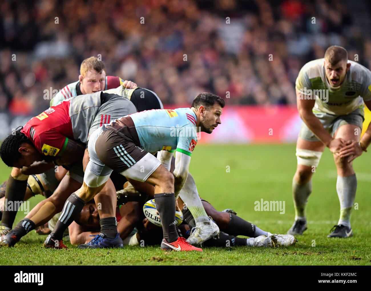 Londra, Regno Unito. 03 Dic, 2017. Danny Care (9) tenta di passare la palla ai suoi compagni di squadra durante la Aviva Premiership match tra arlecchini vs saraceni a Twickenham Stoop Domenica, 03 dicembre 2017. Londra Inghilterra. Credito: Taka G Wu Credito: Taka Wu/Alamy Live News Foto Stock