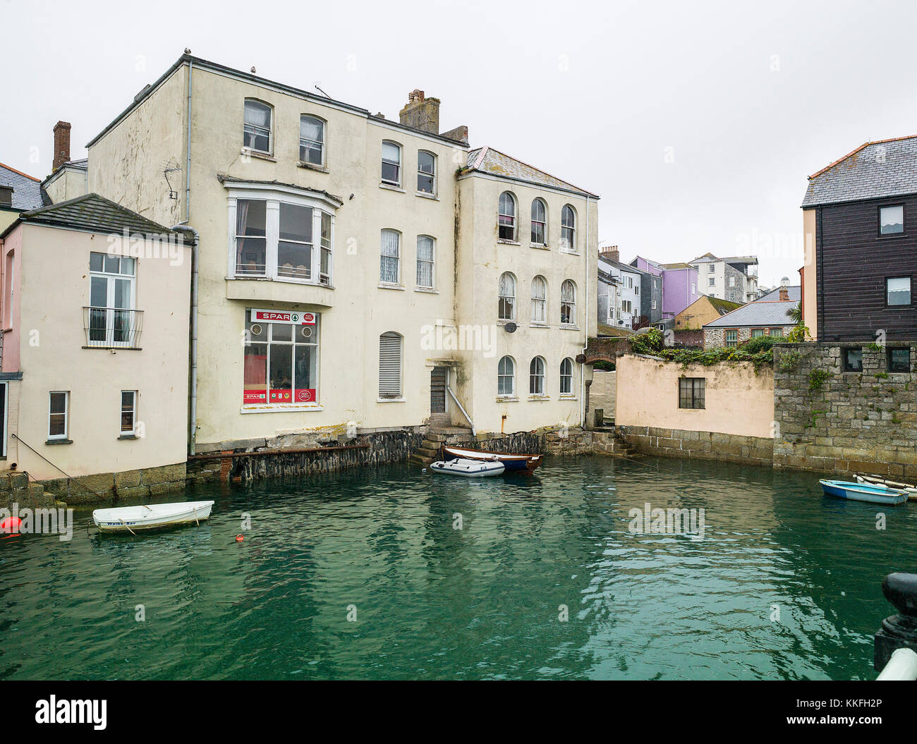 La crociera sul mare d'argento si ferma a Falmouth. Falmouth è una città, parrocchia civile e porto sul fiume Fal, sulla costa meridionale della Cornovaglia, Inghilterra, Regno Unito Foto Stock