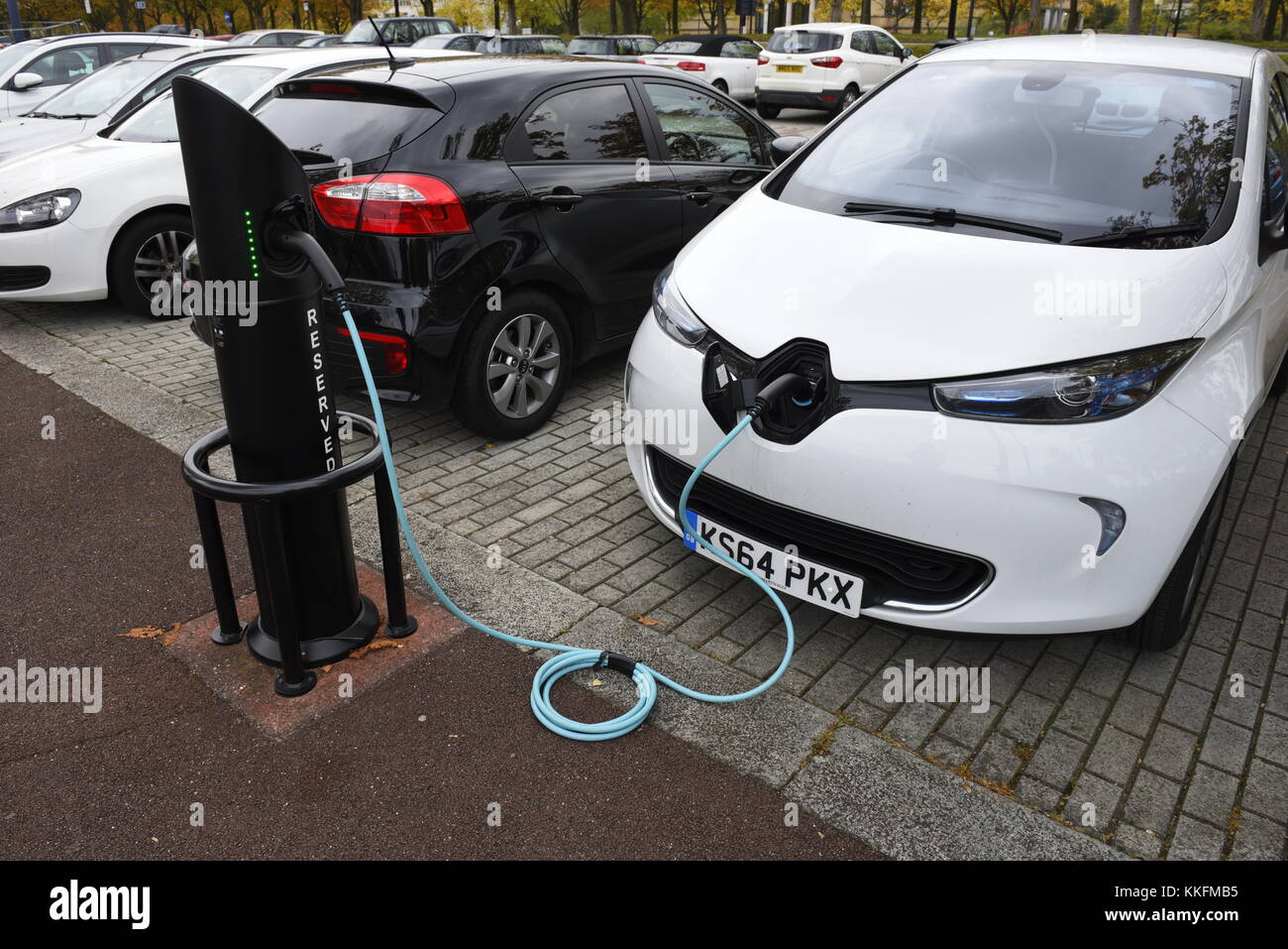 Una carica principale punto di ricarica per i veicoli elettrici, Milton Keynes, Inghilterra. Gioca un ruolo chiave nella consegna del primo mai andare Ultra Città Bassa, Foto Stock