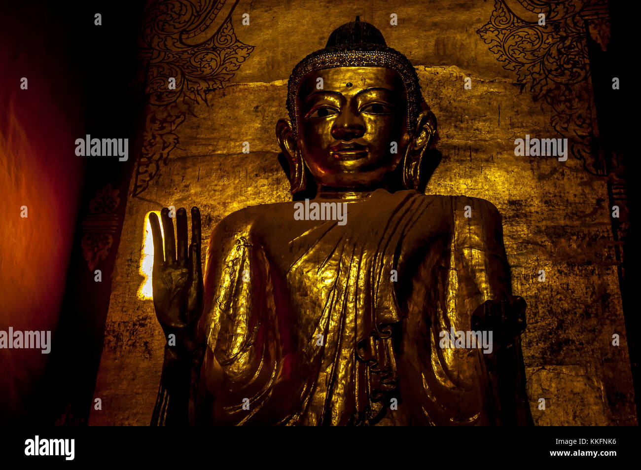 Statua del Buddha nella storica città regale Bagan, Mandalay myanmar Foto Stock