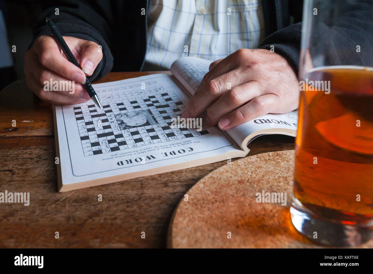 Crossword puzzle book immagini e fotografie stock ad alta risoluzione -  Alamy