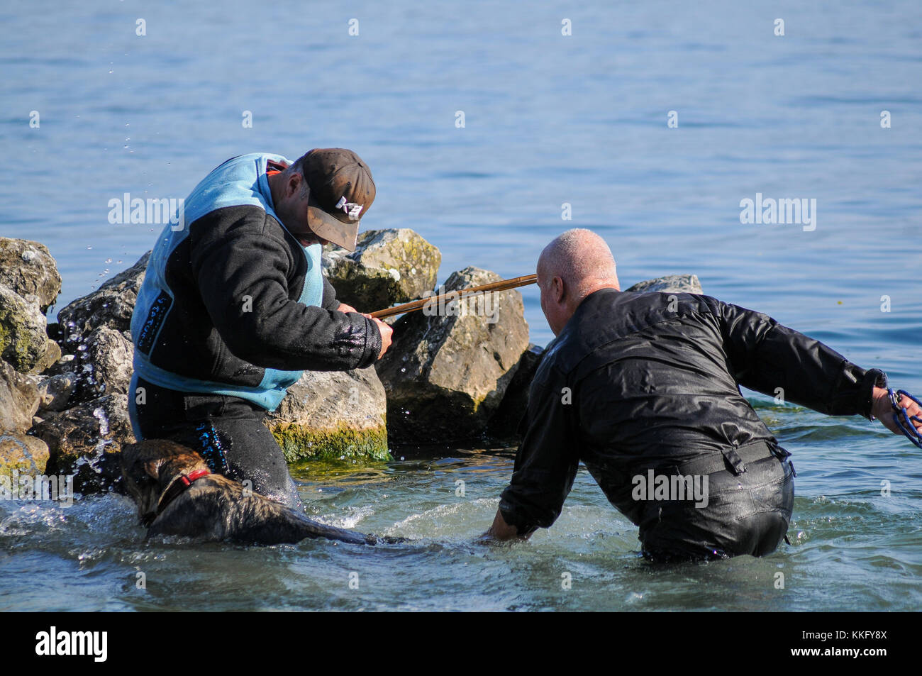 I gendarmi francesi e svizzeri partecipano a un'esercitazione realistica al lago Leman, nella Savoia, in Francia Foto Stock