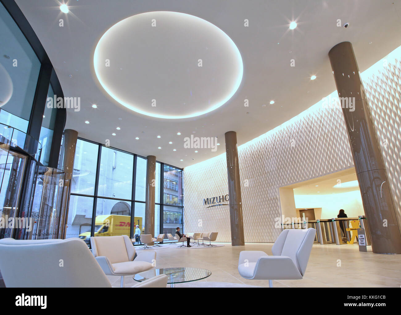 Vista interna della lobby d'ingresso dello sviluppo degli uffici di New Ludgate nella Citta' di Londra. Foto Stock