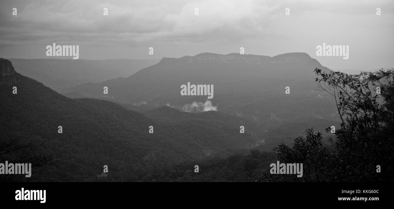 La nebbia in montagne blu Foto Stock