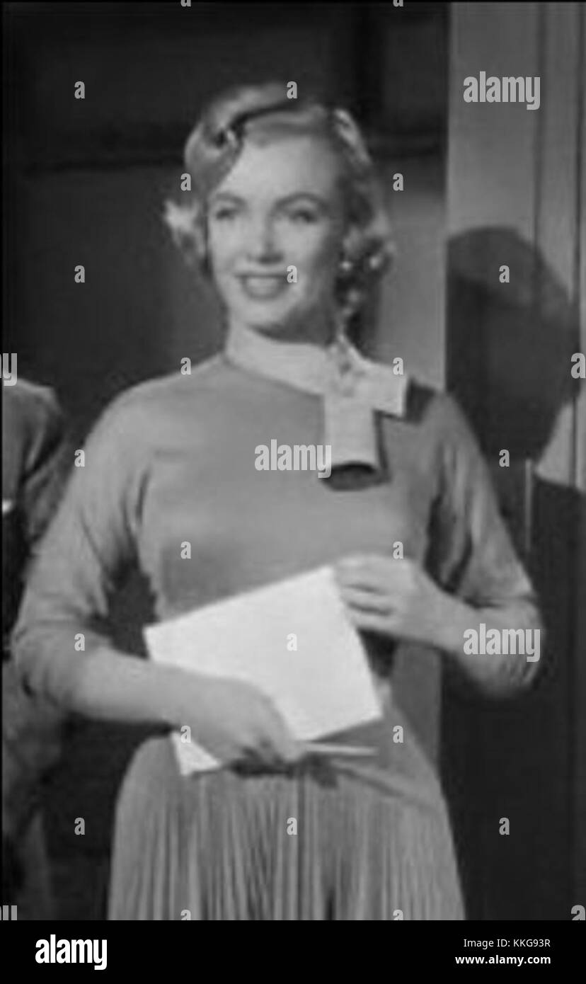 Marilyn Monroe è protagonista del trailer di *Monkey Business*, un classico film comico che mostra la sua performance iconica in un ruolo divertente e memorabile all'interno della narrazione del film. Foto Stock