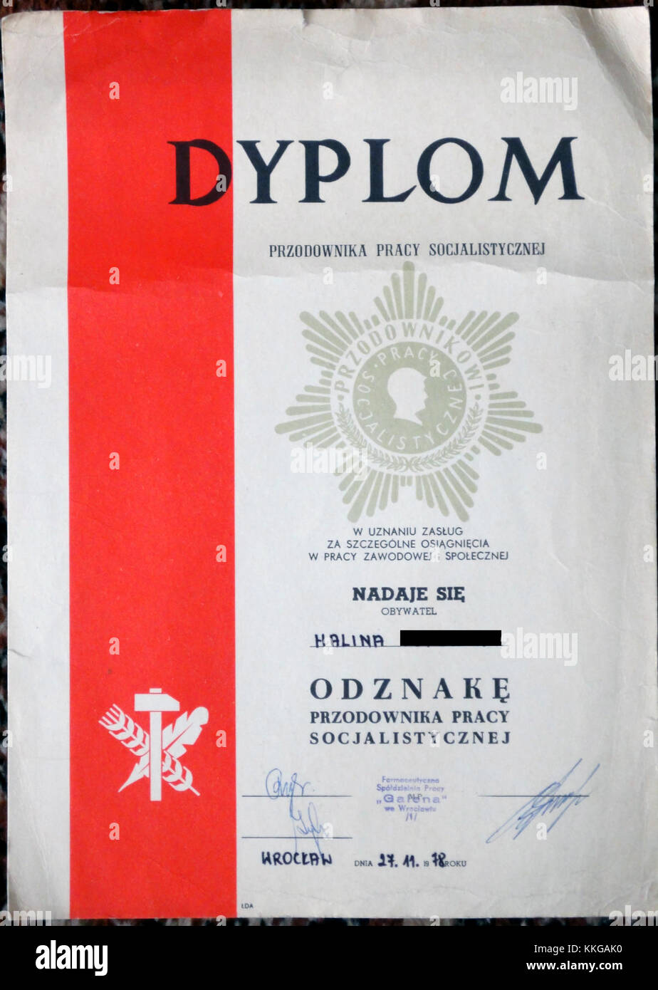 L'Odznaka Przodownika Pracy Socjalistycznej, o distintivo del leader del lavoro socialista, è stato un onore polacco assegnato per i contributi significativi allo stato socialista nel XX secolo. Foto Stock