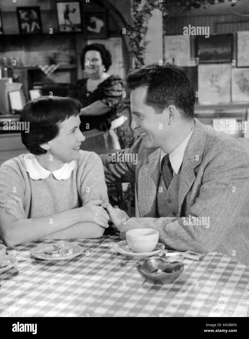 Teresa Wright e Larry Parks apparvero in una produzione al Ford Theatre nel 1954. Entrambi erano attori acclamati del loro tempo, con Wright nota per le sue interpretazioni vincitrici di Oscar e Parks per i suoi ruoli nei film di Hollywood durante gli anni '1940 e '50 Foto Stock