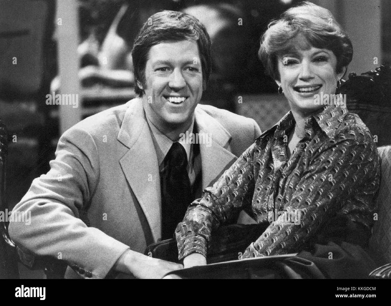 David Hartman e Nancy Dussault sono visti in una fotografia del 1976 di "Good Morning America", che cattura l'essenza dei loro ruoli televisivi e l'impatto culturale durante i primi anni dello show. Foto Stock