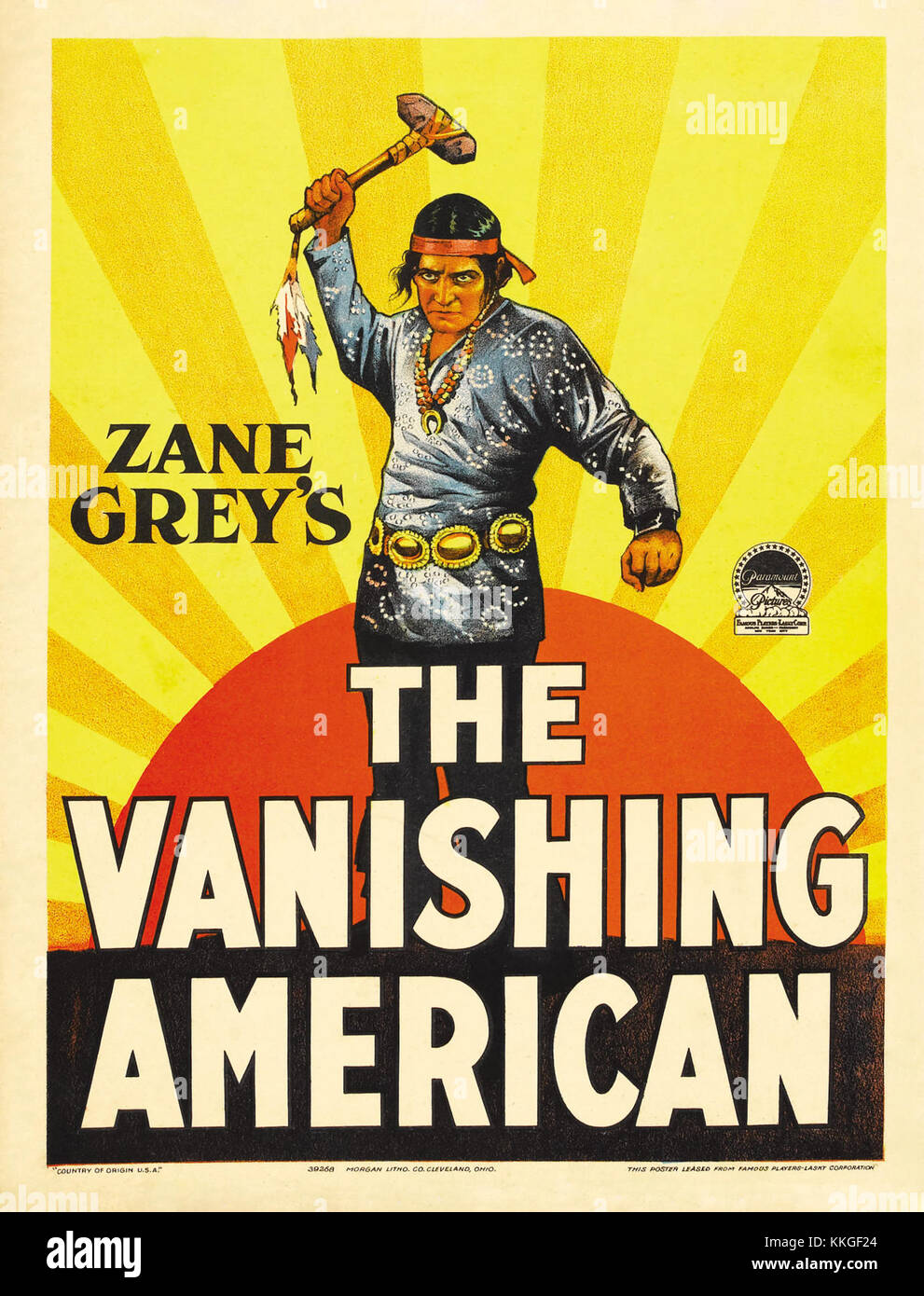 Il poster di "The Vanishing American" (1925) presenta un'immagine restaurata del film, evidenziando l'influenza di Hollywood sul cinema americano e sulle pratiche pubblicitarie dell'epoca. Foto Stock