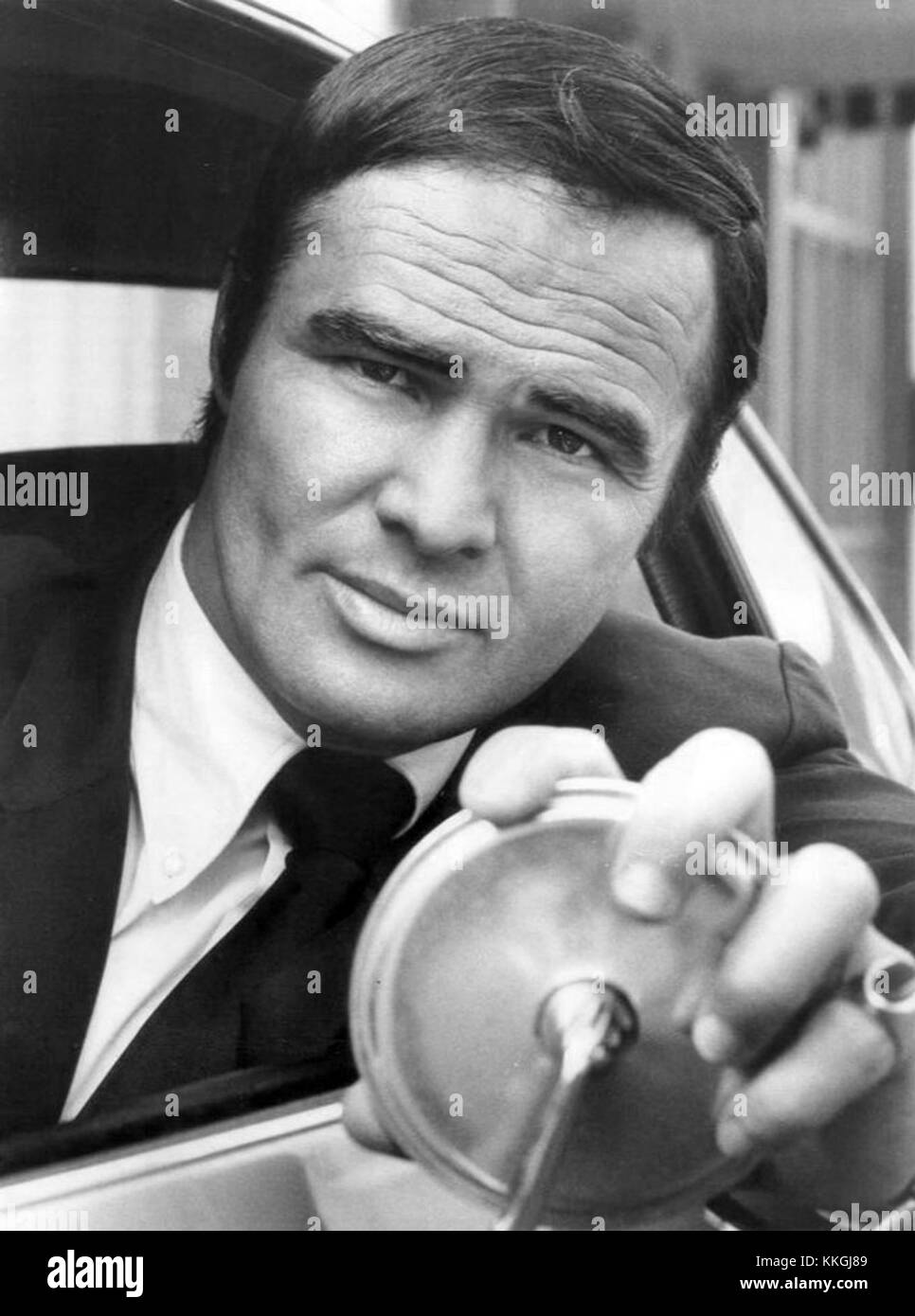 Burt Reynolds ha recitato nella serie TV *Dan August*, andata in onda nei primi anni '1970 Lo show seguiva un duro detective della polizia di una piccola città che risolveva i crimini. Il ruolo di Reynolds lo aiutò a diventare un attore televisivo di primo piano. Foto Stock