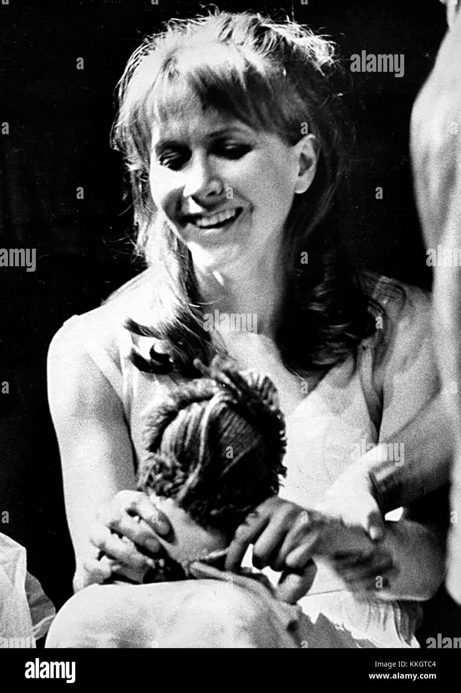 Ritratto di Julie Harris, una rinomata attrice americana, catturato nel 1963, che riflette la sua notevole carriera nel teatro e nel cinema. Foto Stock