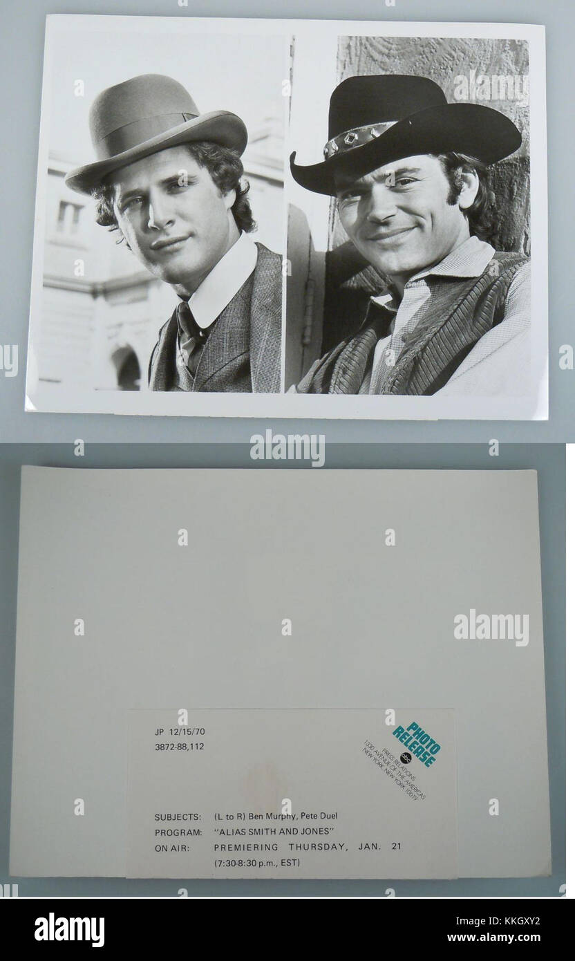 Ben Murphy e Pete Duel hanno recitato nella serie TV *alias Smith and Jones*, andata in onda nel 1970. Lo spettacolo, una commedia-dramma occidentale, era noto per le sue storie coinvolgenti e le forti prestazioni degli attori principali, ambientato nel Vecchio West americano. Foto Stock