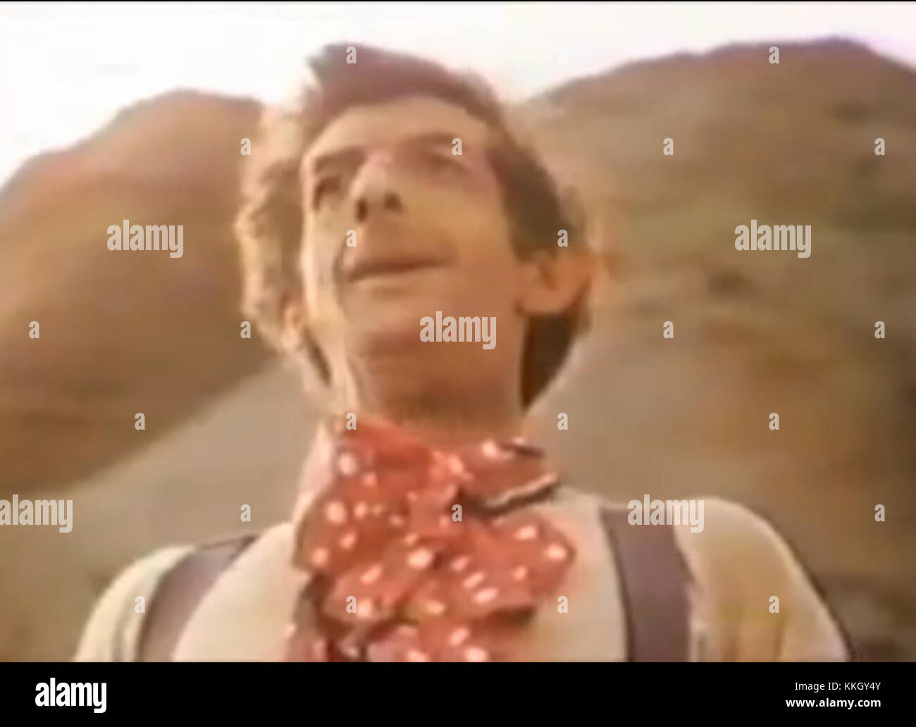 Questo titolo si riferisce a un trailer con Jack MacGowran, un attore noto per i suoi ruoli in vari film. Il trailer mostra probabilmente la sua performance e mette in evidenza le sue capacità di recitazione in una produzione specifica. Foto Stock